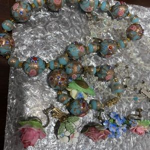 ❣️Denton England vintage screw back earrings.beautiful. Porcelain+others